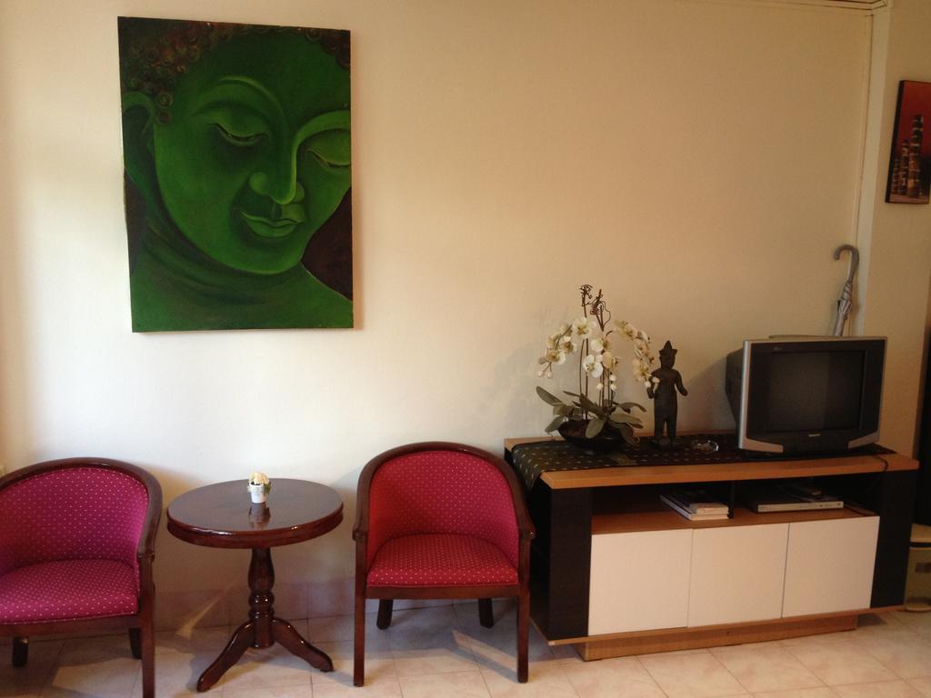 Fong Kaew&Baan Nang Fa Guesthouse Patong Bagian luar foto