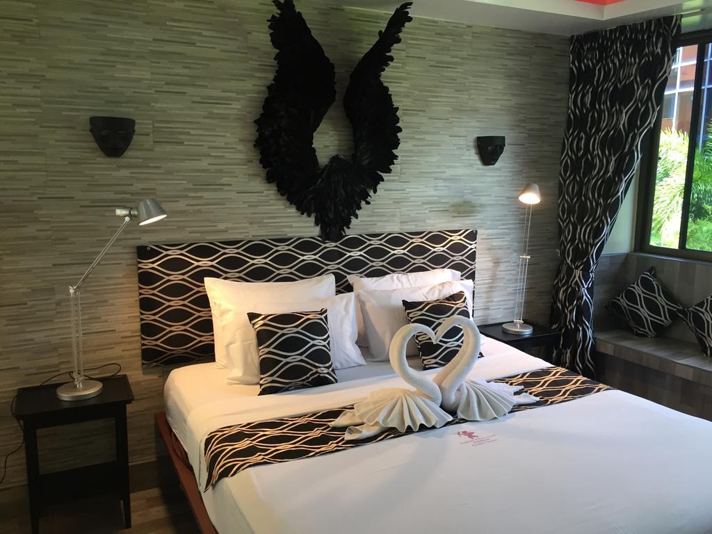 Fong Kaew&Baan Nang Fa Guesthouse Patong Bagian luar foto