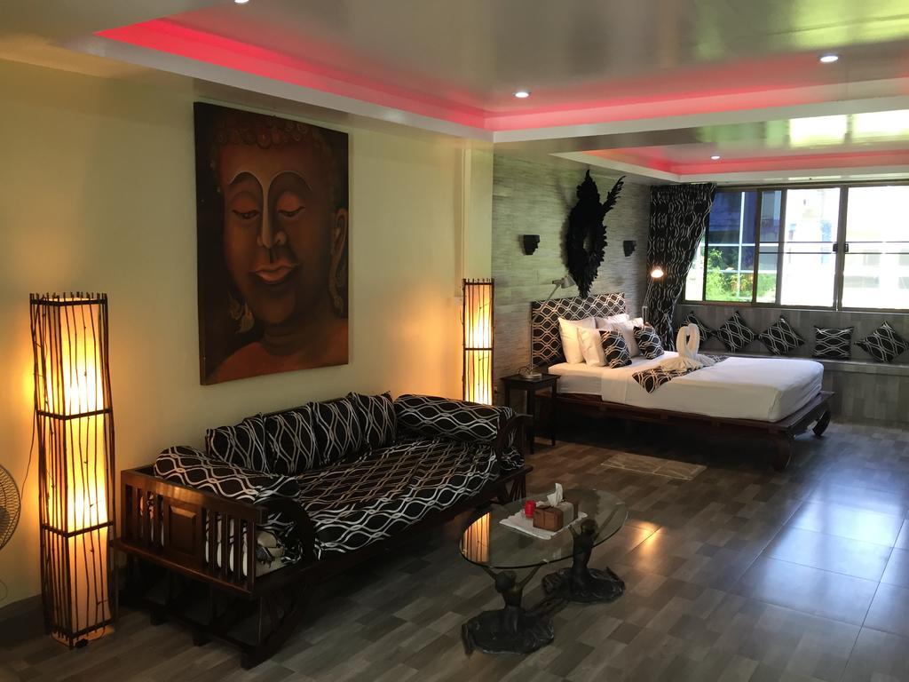 Fong Kaew&Baan Nang Fa Guesthouse Patong Bagian luar foto