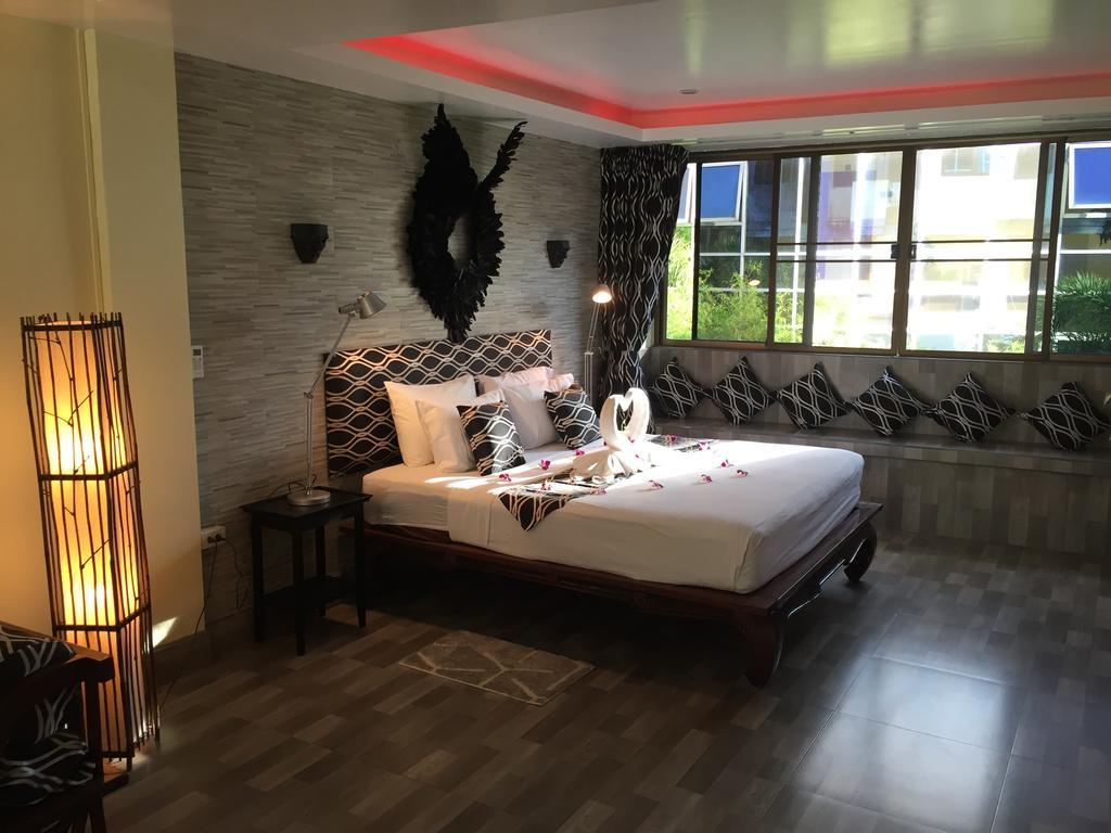 Fong Kaew&Baan Nang Fa Guesthouse Patong Bagian luar foto