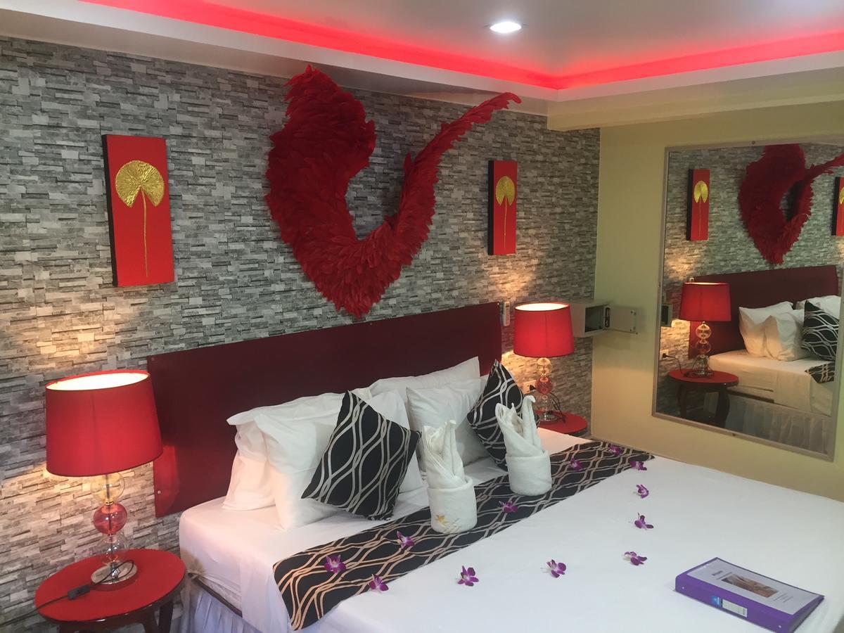 Fong Kaew&Baan Nang Fa Guesthouse Patong Bagian luar foto