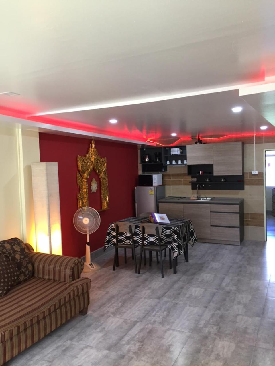 Fong Kaew&Baan Nang Fa Guesthouse Patong Bagian luar foto