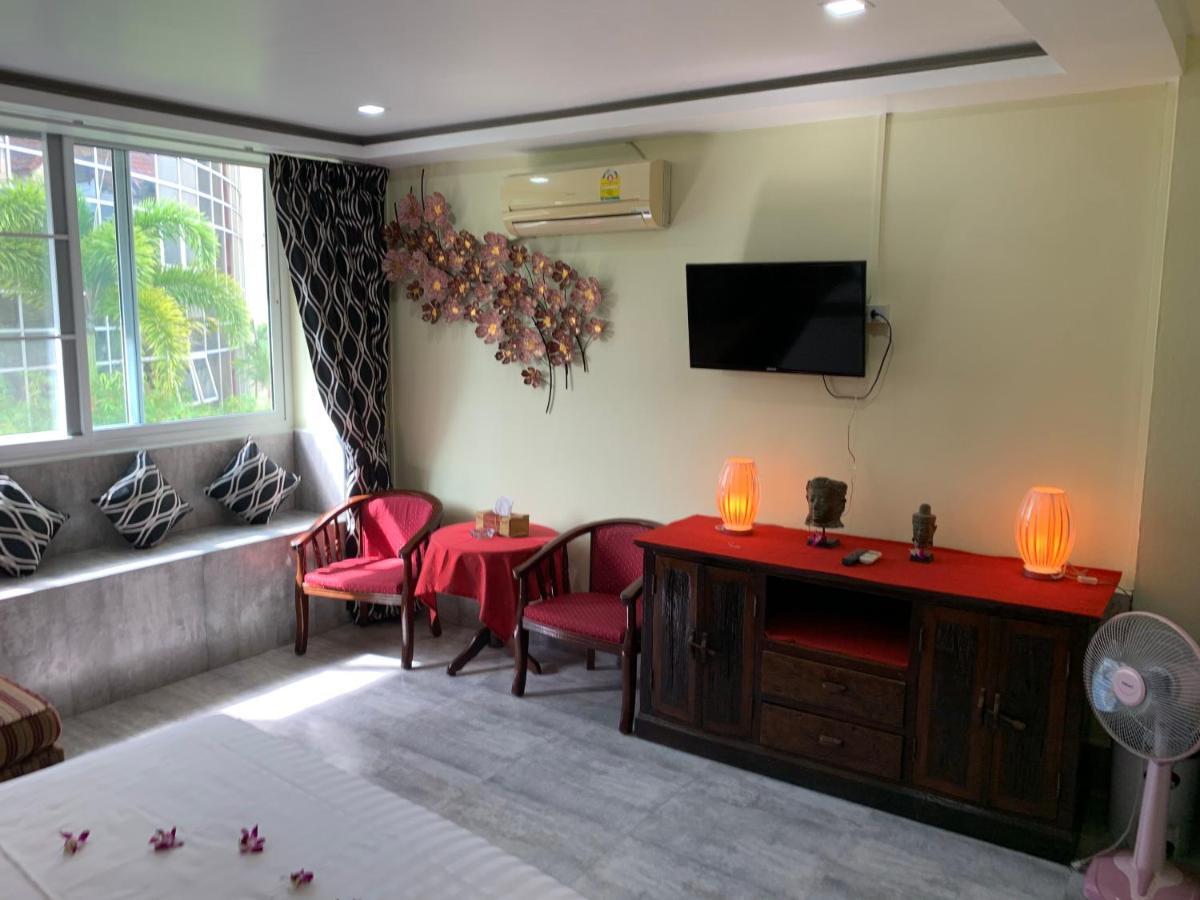 Fong Kaew&Baan Nang Fa Guesthouse Patong Bagian luar foto
