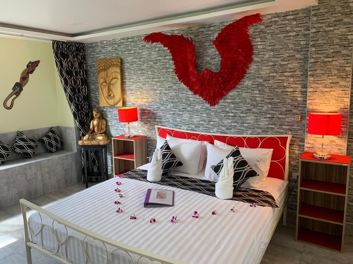 Fong Kaew&Baan Nang Fa Guesthouse Patong Bagian luar foto