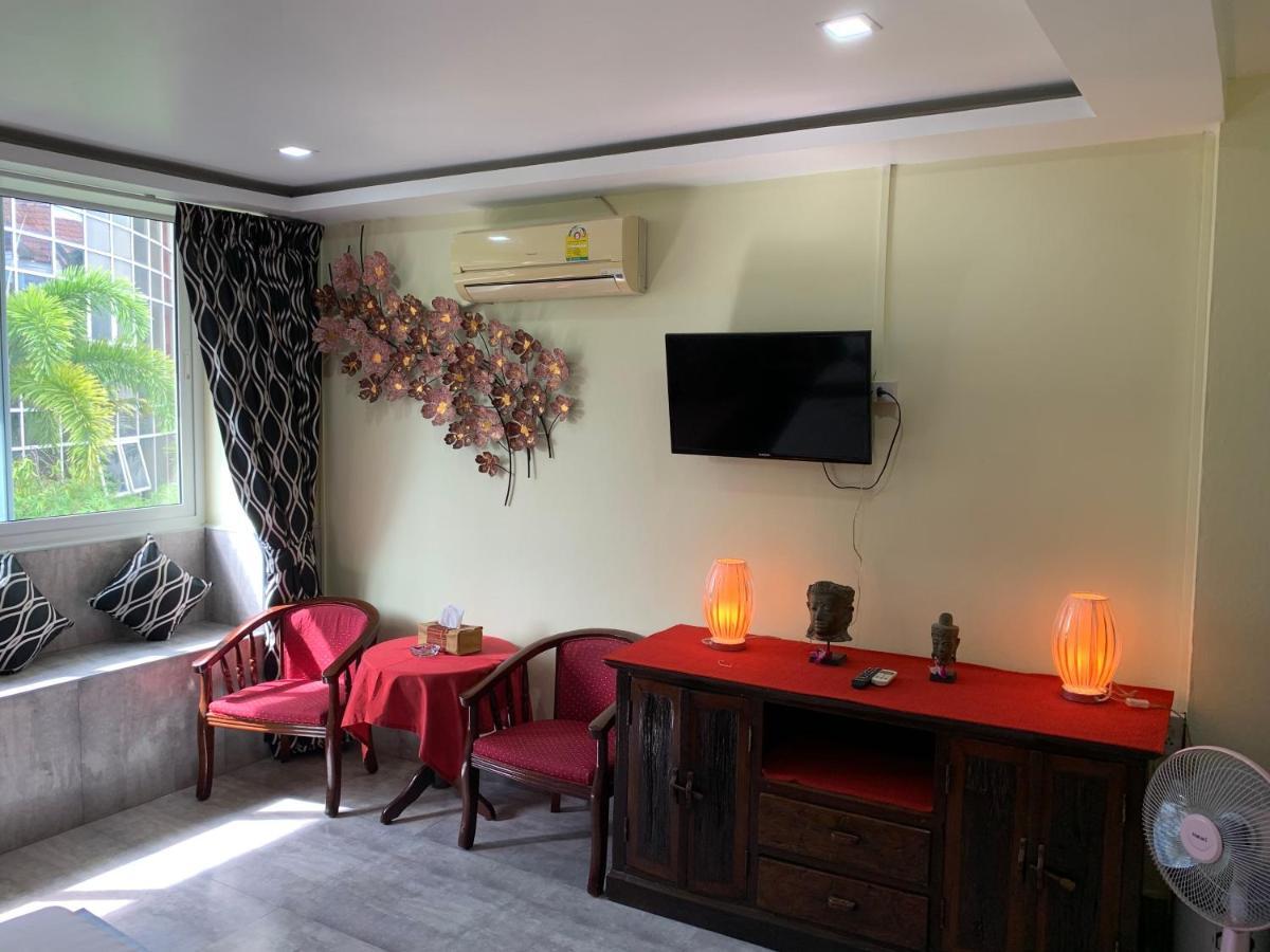 Fong Kaew&Baan Nang Fa Guesthouse Patong Bagian luar foto